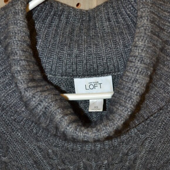 ANN TAYLOR LOFT GRAY SWEATER DRESS SIZE XS - Picture 2 of 7